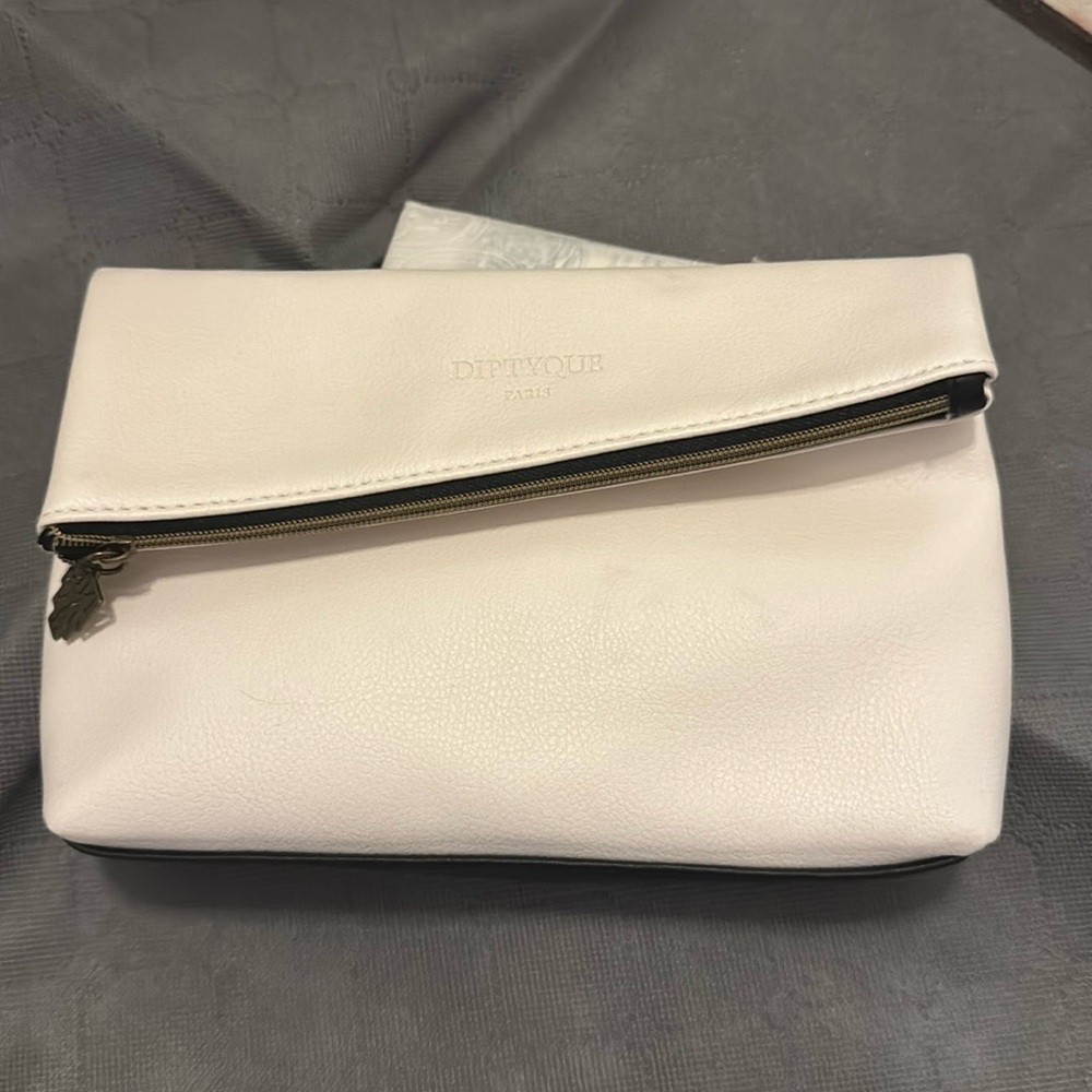 Diptyque Paris Qatar Airways First Class makeup/toiletry bag with products. NEW